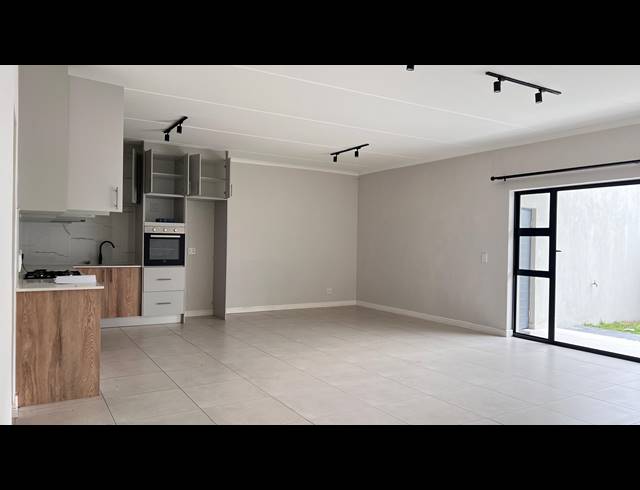 3 BEDROOM APARTMENT TO LET IN SANDOWN